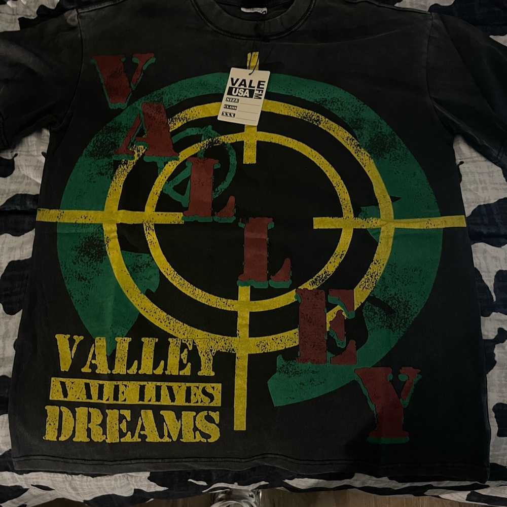 Vale Tee